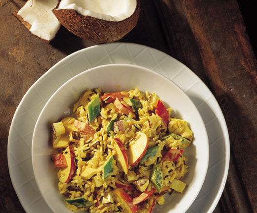 Reis-Kokosnuss-Salat an scharfer Currysauce